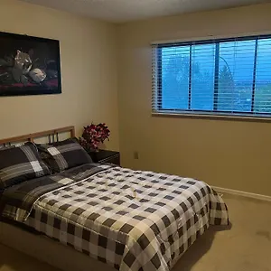 https://macewan-cottage.calgaryhotelsearch.com