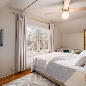 https://bnb-the-hunter-house.vancouver-hotels-bc.net